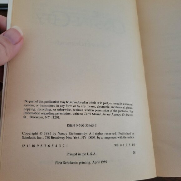 The Crystal City by Nancy Etchemendy Scholastic 1st/1st Paperback Book - Picture 8 of 8